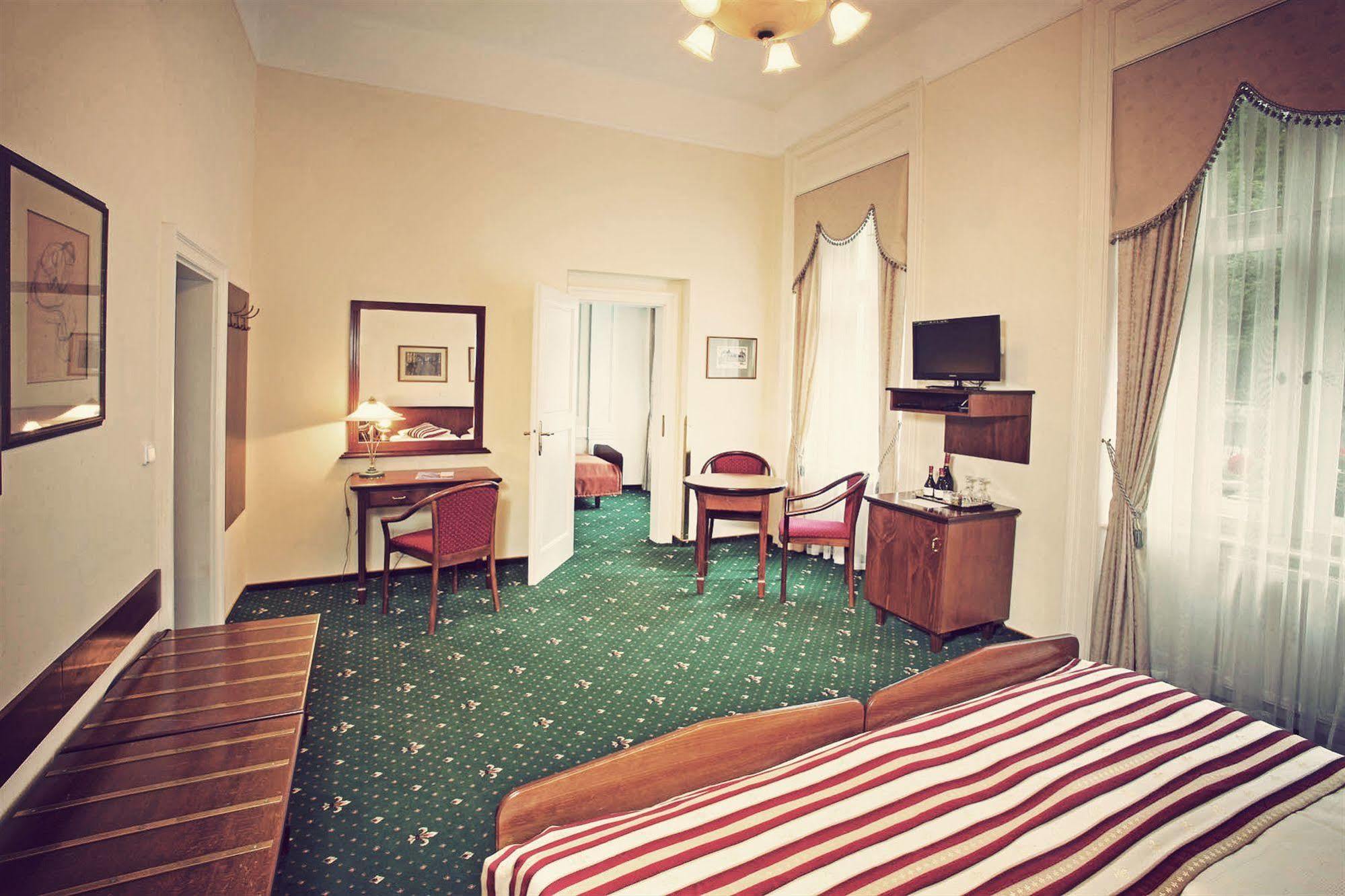 Sant Georg Garni Hotell Mariánské Lázně Exteriör bild