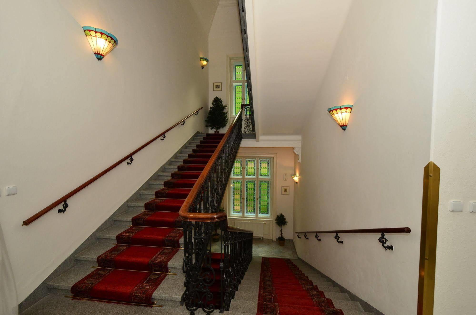 Sant Georg Garni Hotell Mariánské Lázně Exteriör bild