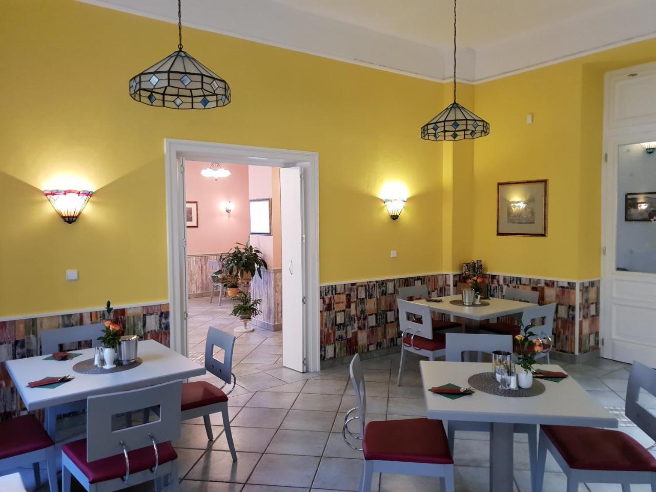 Sant Georg Garni Hotell Mariánské Lázně Exteriör bild
