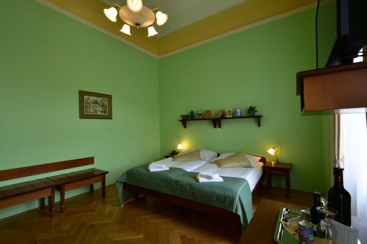Sant Georg Garni Hotell Mariánské Lázně Exteriör bild