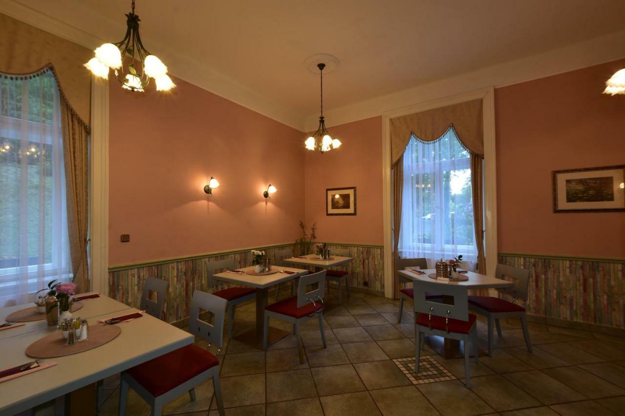 Sant Georg Garni Hotell Mariánské Lázně Exteriör bild
