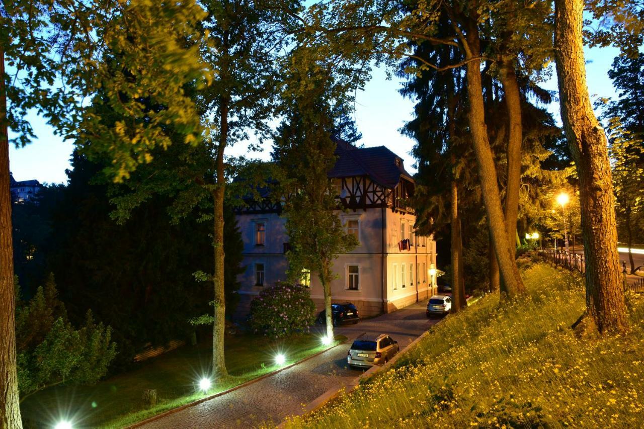 Sant Georg Garni Hotell Mariánské Lázně Exteriör bild
