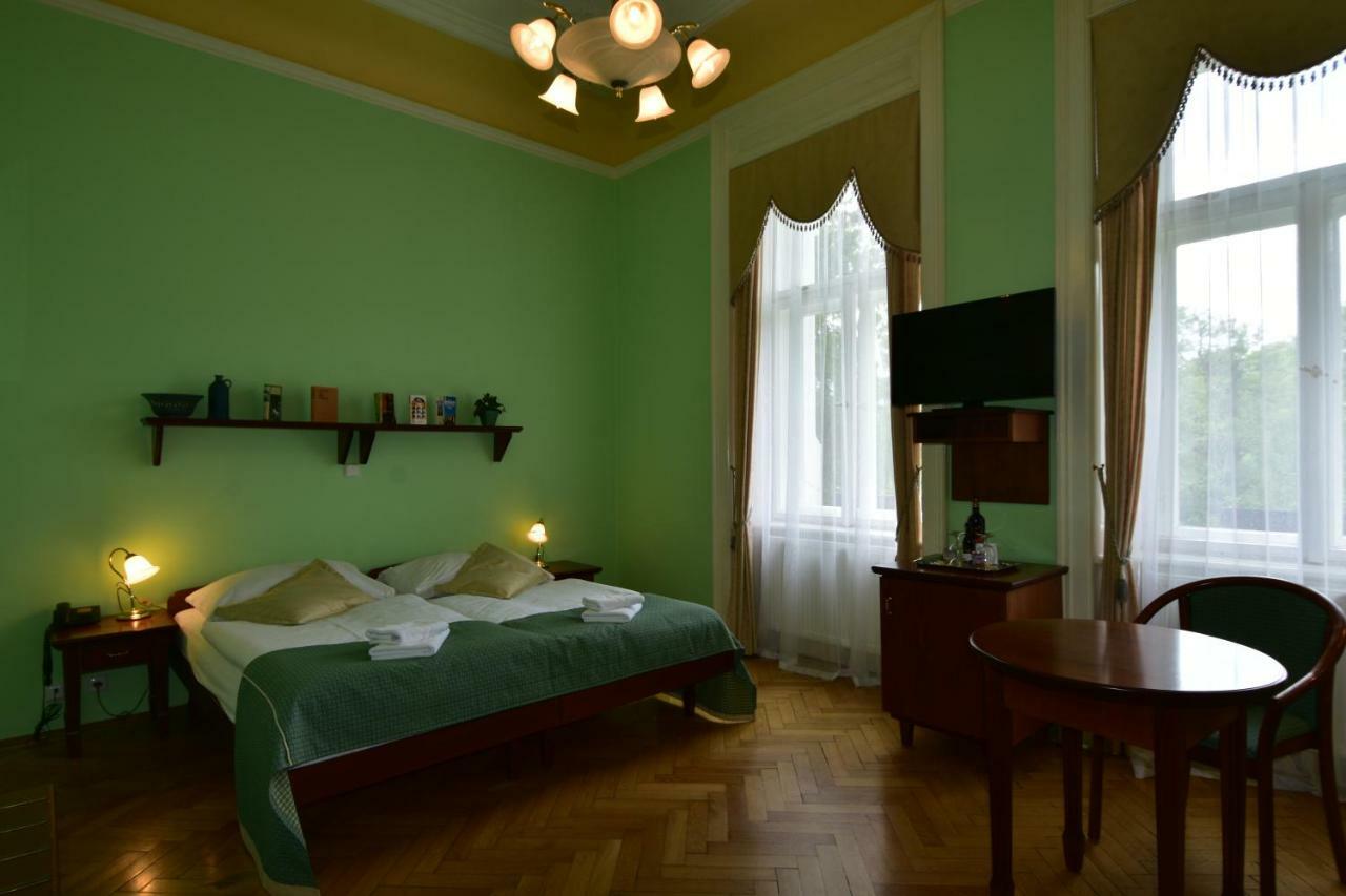 Sant Georg Garni Hotell Mariánské Lázně Exteriör bild