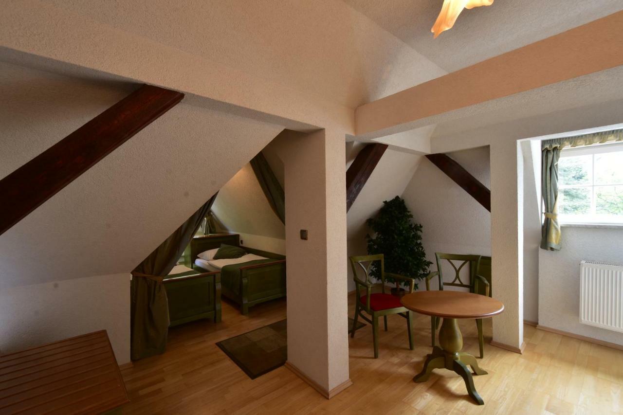 Sant Georg Garni Hotell Mariánské Lázně Exteriör bild
